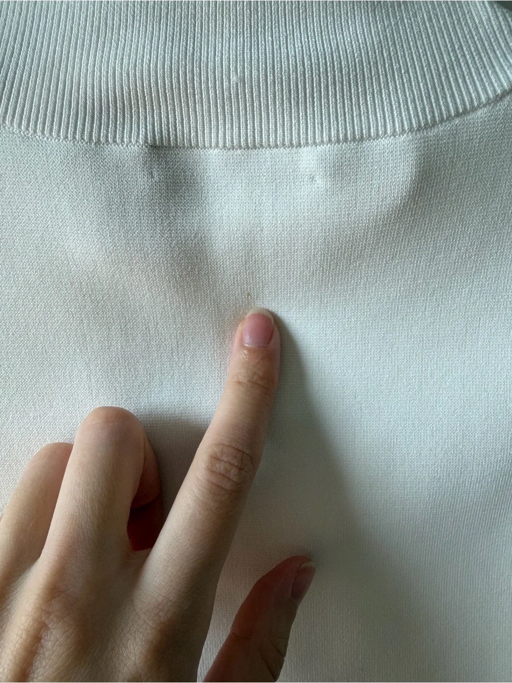 alice + olivia Classics Cropped White Sleeveless Top - Picture 5 of 5
